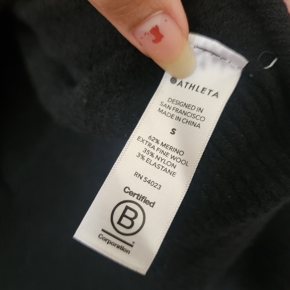 Athleta Black Knit Extra Fine Merino Wool Crewneck Pullover Top Comfort Casual S - Picture 9 of 9